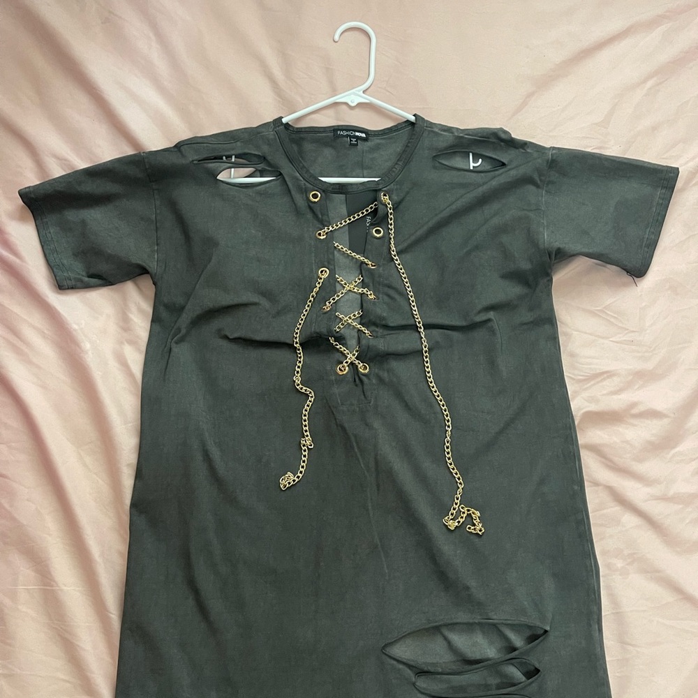 Distressed dress - Picture 2 of 3